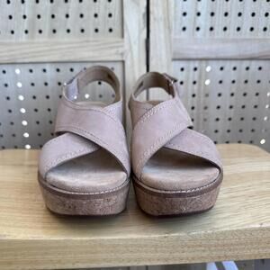 Clarks Artisan Wedge Sz 8